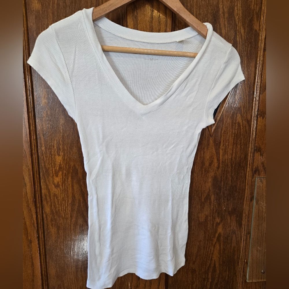 FREE WITH PURCHASE V Neck Tee Size Medium